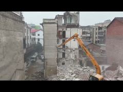 Hyundai 150'nin 15 metrelik uzun bomu binaları yıkmak için kullanılır